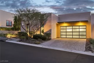 Photo #1: 2735410 Listing