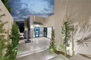 Photo #3: 2735410 Listing