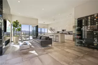 Photo #5: 2735410 Listing