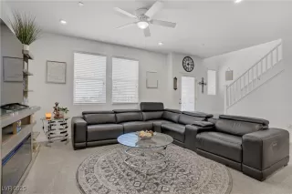 Photo #3: 2735424 Listing