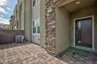 Photo #2: 2735431 Listing