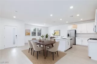 Photo #5: 2735431 Listing