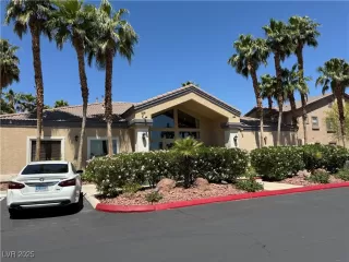 Photo #4: 2735447 Listing