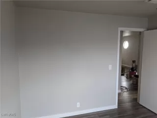 Photo #4: 2735467 Listing