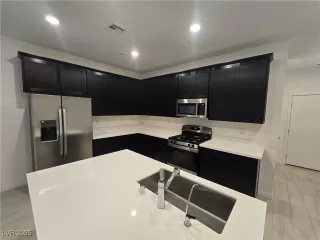 Photo #1: 2735475 Listing 