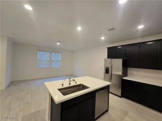 Photo #2: 2735475 Listing 