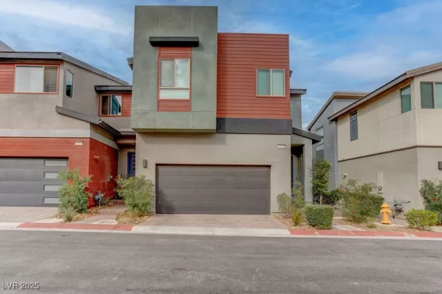 MLS: 2735493 Condo For Sale