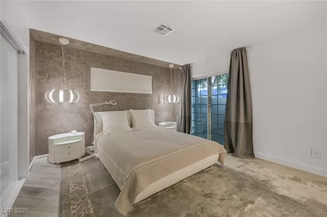 MLS: 2735506 Condo For Sale