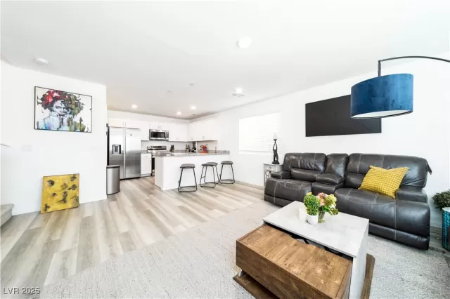 MLS: 2735532 Condo For Sale