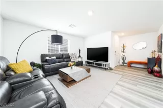 Photo #2: 2735532 Listing