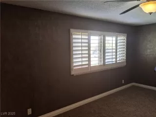 Photo #5: 2735535 Listing