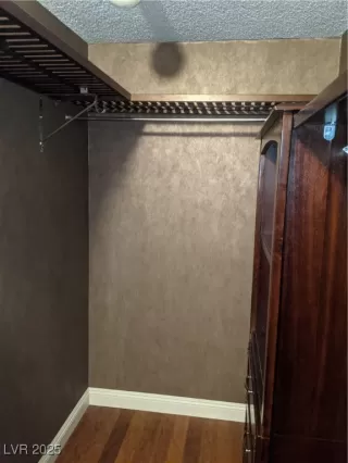 Photo #6: 2735535 Listing