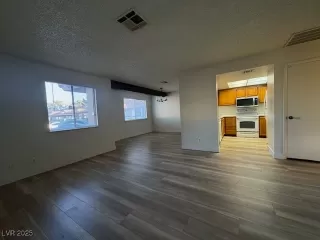 Photo #3: 2735543 Listing 