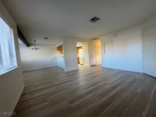 Photo #4: 2735543 Listing 