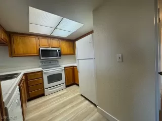 Photo #6: 2735543 Listing 