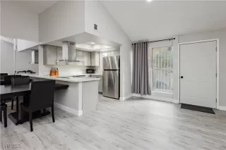 Photo #2: 2735563 Listing 