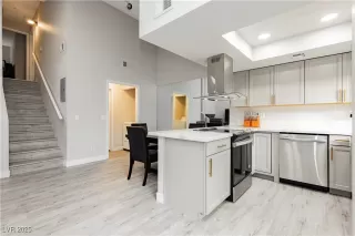 Photo #6: 2735563 Listing 