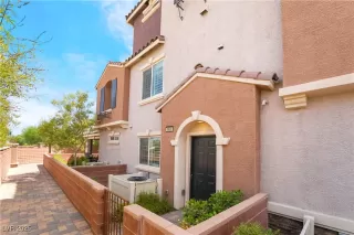 Photo #2: 2735574 Listing