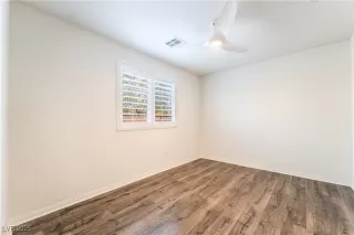 Photo #5: 2735574 Listing