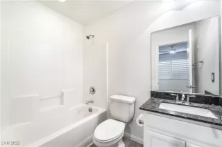 Photo #6: 2735574 Listing