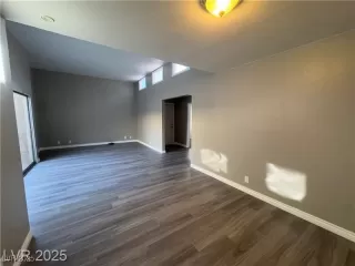 Photo #2: 2735580 Listing