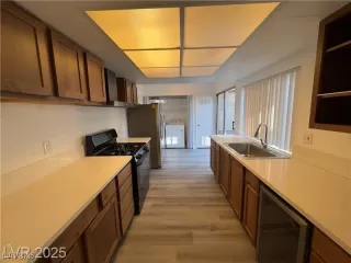 Photo #3: 2735580 Listing