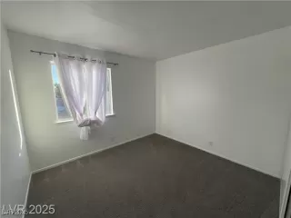 Photo #6: 2735580 Listing