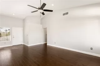 Photo #6: 2735592 Listing