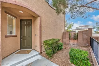 Photo #6: 2735604 Listing