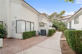 Photo #3: 2735624 Listing