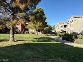 Photo #3: 2735651 Listing