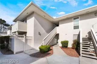 Photo #4: 2735655 Listing