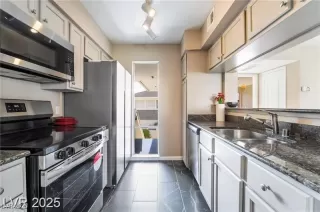 Photo #5: 2735655 Listing