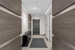 Photo #5: 2735700 Listing