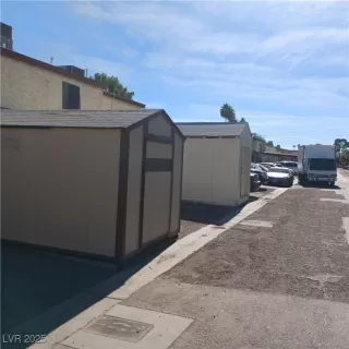 Photo #4: 2735751 Listing