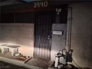 Photo #5: 2735751 Listing