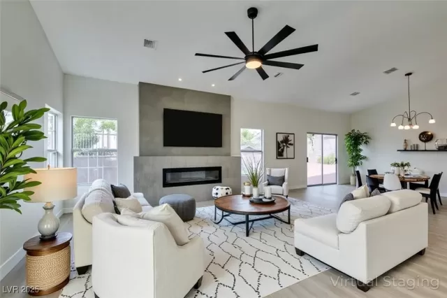 MLS: 2735769 Condo For Sale