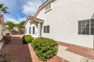 Photo #3: 2735769 Listing