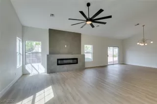 Photo #4: 2735769 Listing