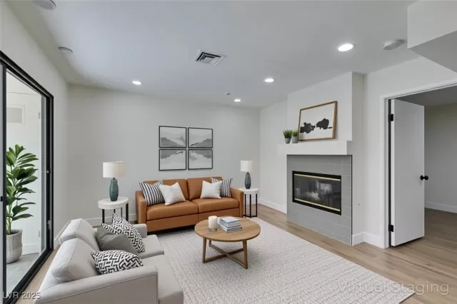 MLS: 2735774 Condo For Sale