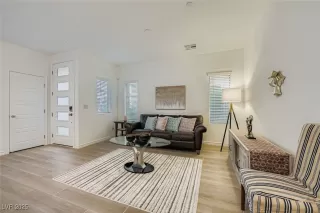 Photo #3: 2735800 Listing 