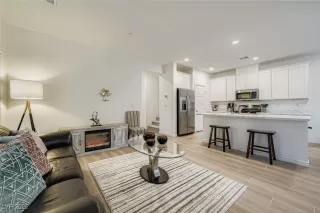 Photo #5: 2735800 Listing 