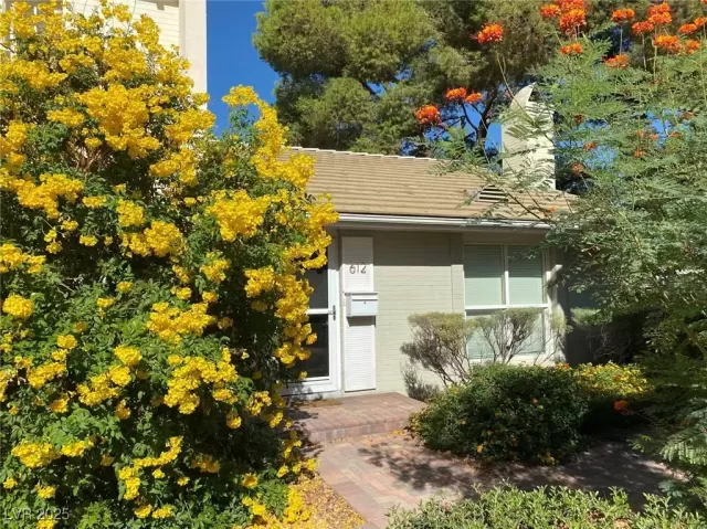 MLS: 2735804 Condo For Sale