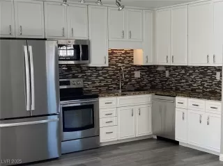 Photo #2: 2735804 Listing 