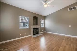 Photo #3: 2735810 Listing 