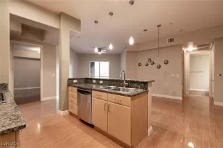 Photo #3: 2735811 Listing