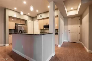 Photo #4: 2735811 Listing