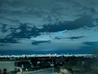 Photo #5: 2735817 Listing 