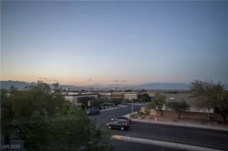 Photo #6: 2735817 Listing 