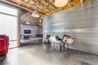 Photo #1: 2735825 Listing